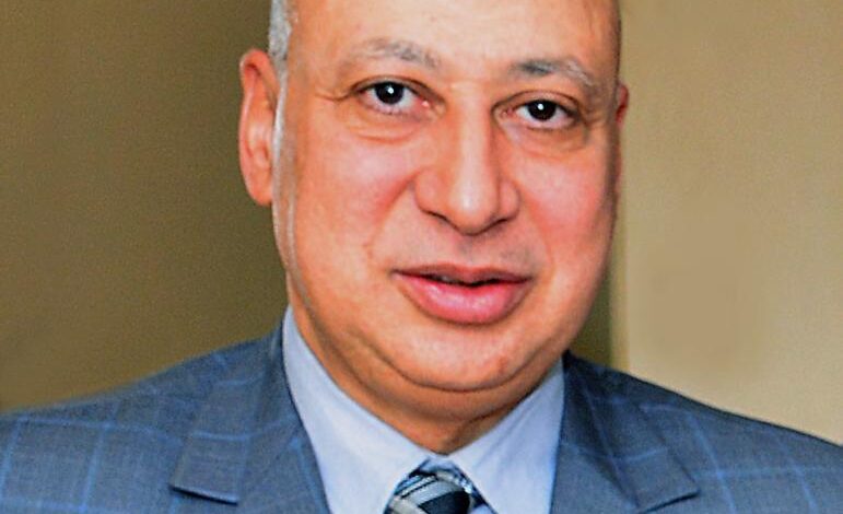 مختار توفيق رئيس مصلحة الضرائب المصرية