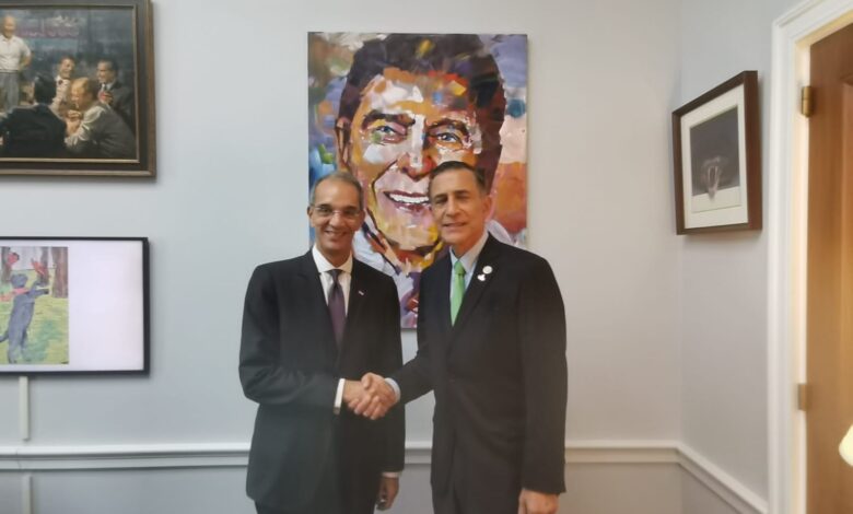 وزير الاتصالات