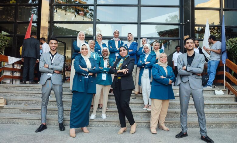 طلاب مشروع تخرج نمرة ٢