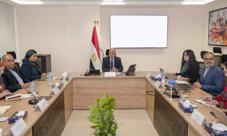 الري : نحث المصانع على استخدام المياه في دوائر مغلقة لترشيد المياه