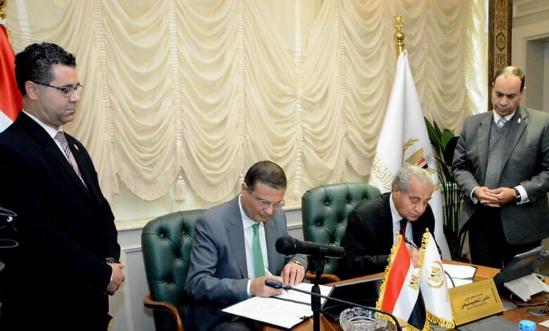اتفاق تعاون بين التموين والبنك الزراعي لتمويل ورش المشغولات الذهبية
