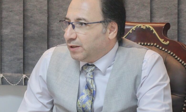 أيمن حامد سليمان المستشار الاقتصادي