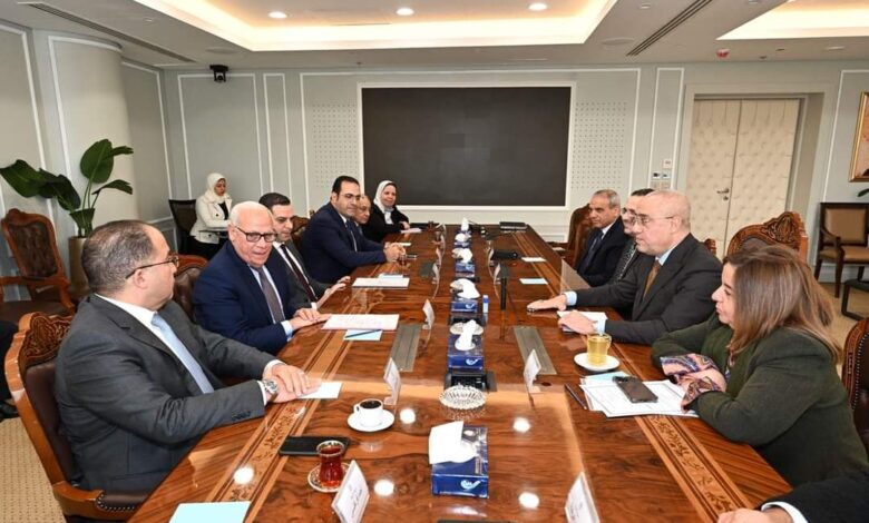 اجتماع وزير الاسكان مع محافظ بورسعيد