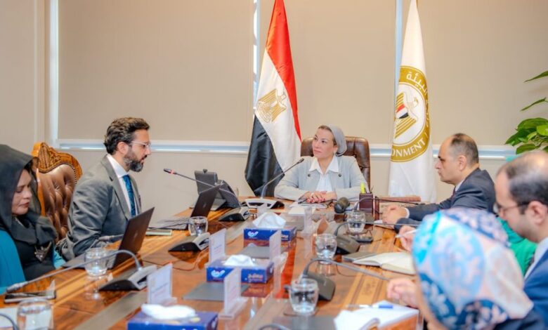وزيرة البيئة