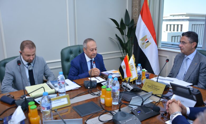 وزير التموين