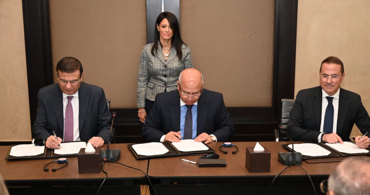 صورة من جانب توقيع الوثيقة