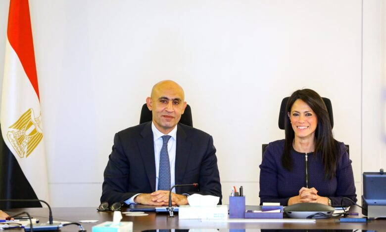 وزيرا «التخطيط والتعليم»