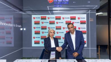 "إي نوڤيت" و"بريميوم كارد"