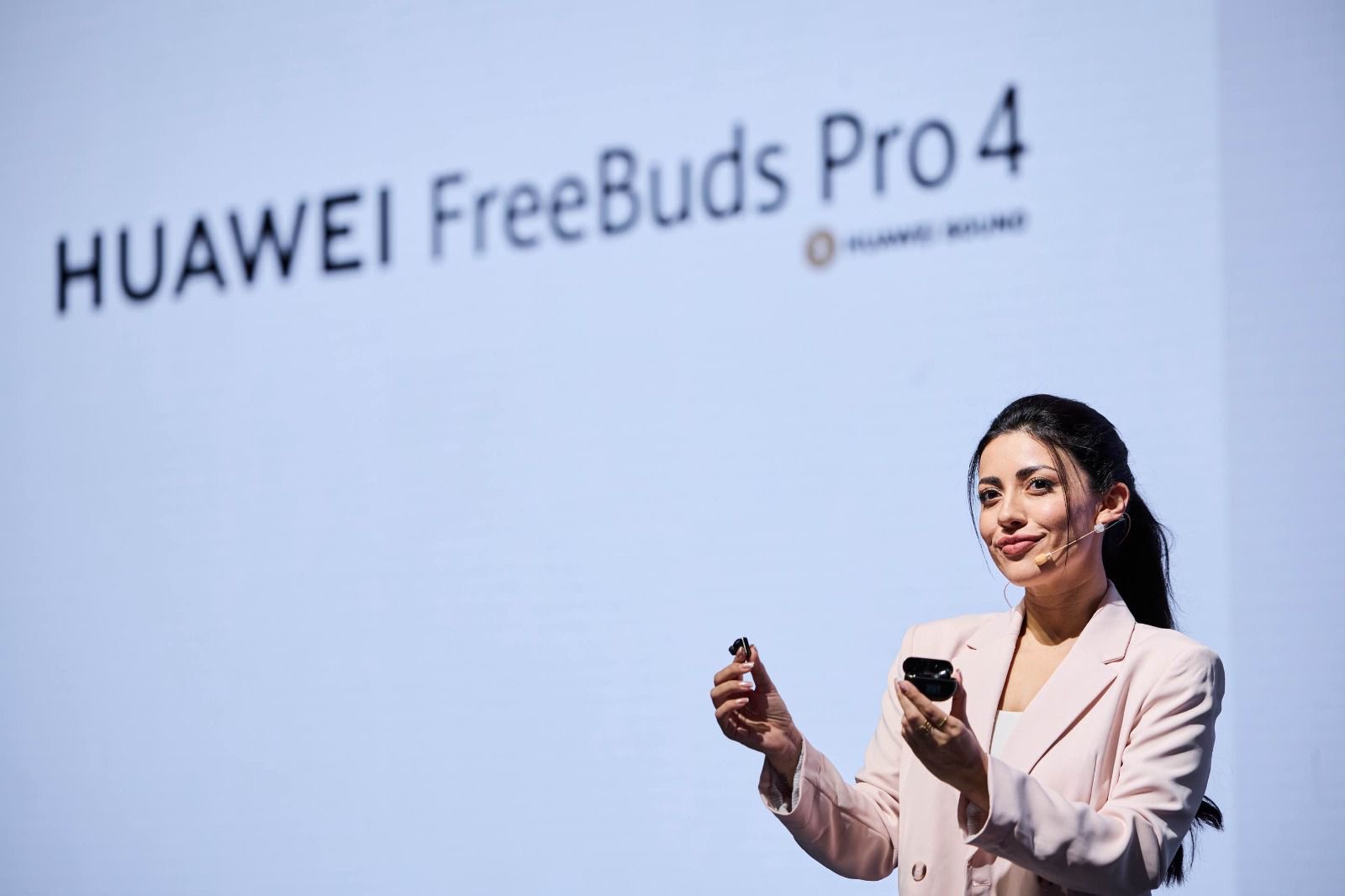 HUAWEI nova 13