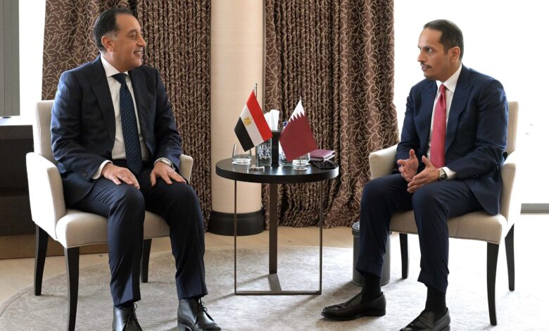 مباحثات مصرية قطرية في دافوس لدعم إعادة إعمار غزة