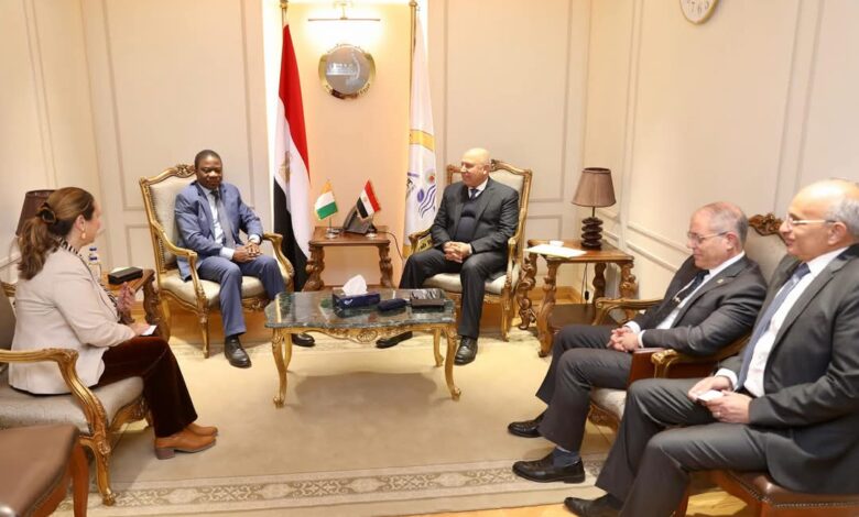 مصر وكوت ديفوار يعززان التعاون البحري