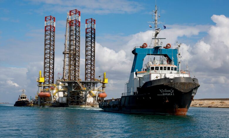 قناة السويس تنجح في قطر وإرشاد الحفار ADMARINE260
