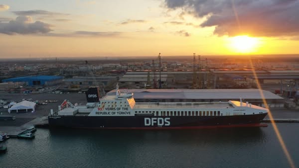 خط "الرورو".. نافذة مصر الجديدة لتصدير المنتجات إلى أوروبا بسرعة وكفاءة