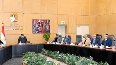 وزير الإسكان يتابع تنفيذ المشروعات السكنية