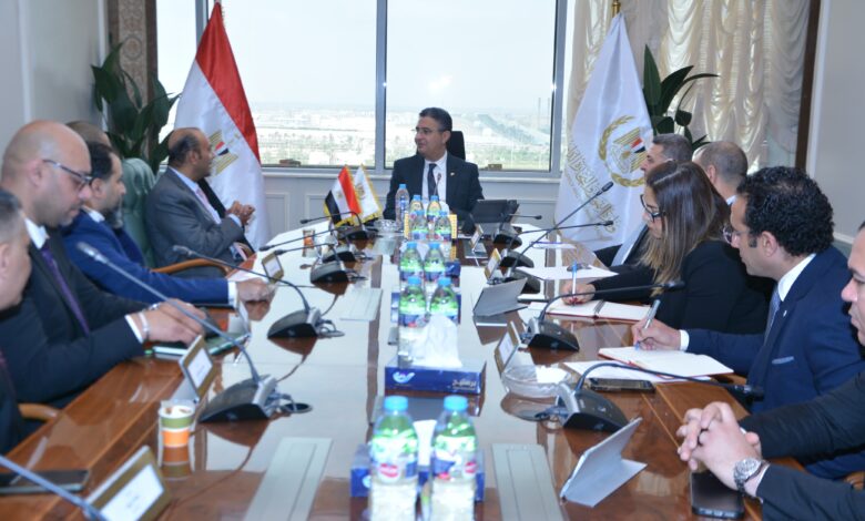 وزير التموين يضع استراتيجيات حديثة لتعزيز التخزين والتوزيع وخفض نسب الفاقد