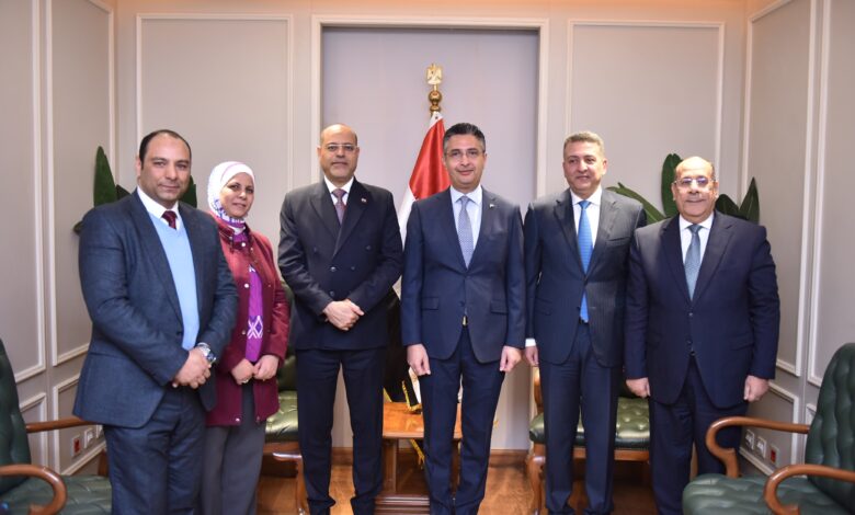 التنسيق بين التموين والعمل لضمان وصول الدعم الغذائي لمستحقيه بكفاءة