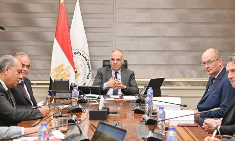 وزير الري والموارد المائية