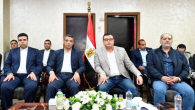 وزير الإسكان والمرافق والمجتمعات العمرانية