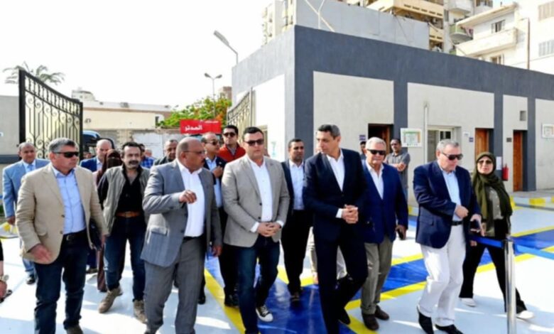 جانب من الجولة التفقدية لوزير الإسكان ومحافظ السويس