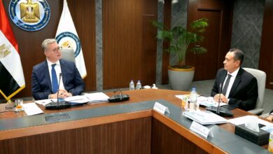 جانب من اجتماع وزير البترول