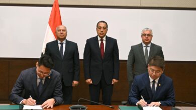 مدبولي يشهد توقيع عقد مجمع الطاقة الشمسية: دعم متكامل للتحول الأخضر
