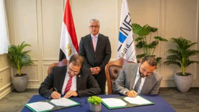 جانب من توقيع البروتوكول