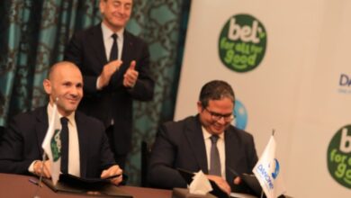 جانب من توقيع الشراكة