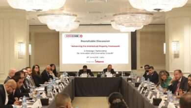 جانب من المائدة المستديرة