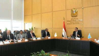 جانب من اجتماع وزير الإسكان 