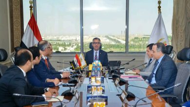 جانب من اجتماع وزير التموين