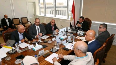 جانب من اجتماع وزير الإسكان