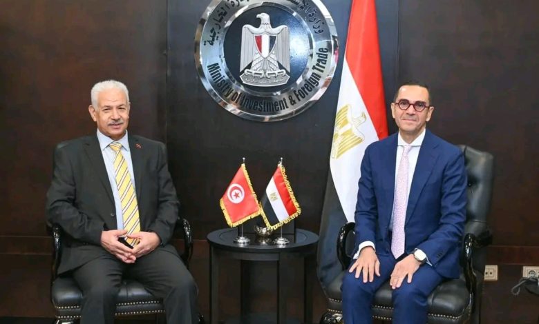 وزير الاستثمار ونظيره التونسي