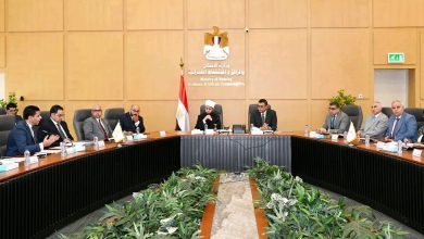 جانب من اجتماع وزير الإسكان