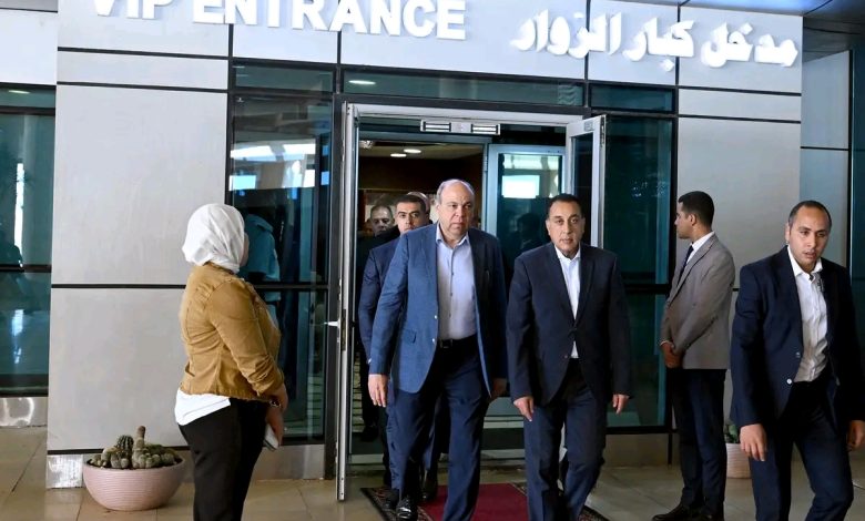 جانب من جولة رئيس الوزراء 