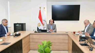 جانب من اجتماع وزير الري