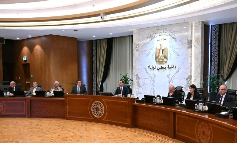 جانب من اجتماع رئيس مجلس الوزراء