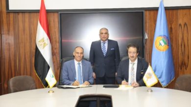جانب من توقيع البروتوكول