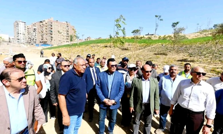 جانب من الجولة التفقدية لوزير الإسكان 