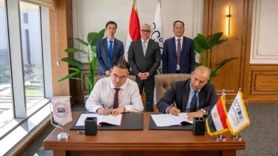 جانب من توقيع الاتفاقيات 