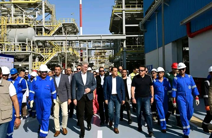 جانب من جولة رئيس الوزراء