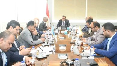 جانب من اجتماع وزير الاسكان