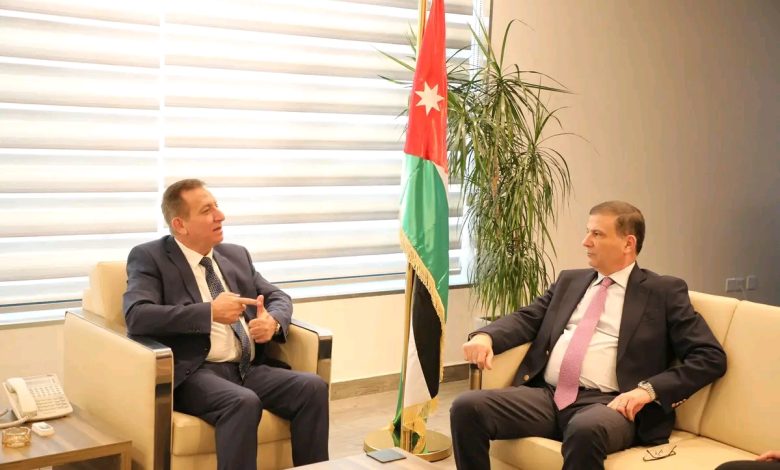 وزير الزراعة ونظيره الأردني