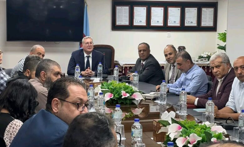 جانب من اجتماع وزير البترول 