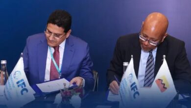 جانب من توقيع الشراكة 