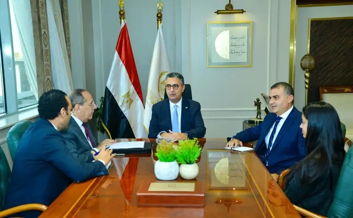 جانب من اجتماع وزير التموين 