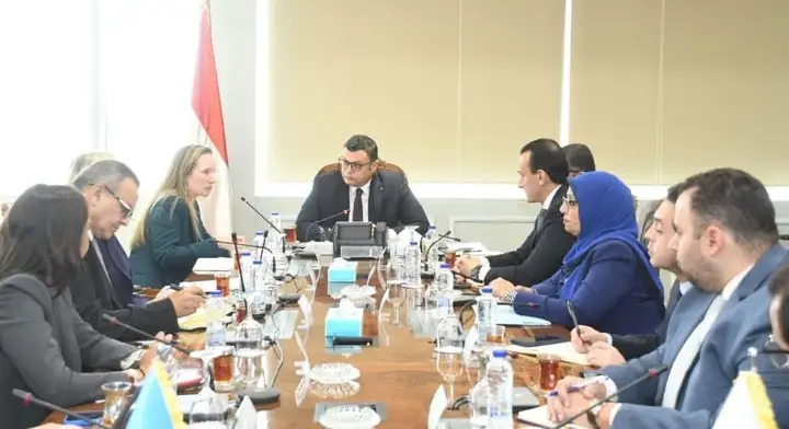 جانب من اجتماع وزير الاسكان