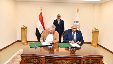 جانب من توقيع الاتفاقية