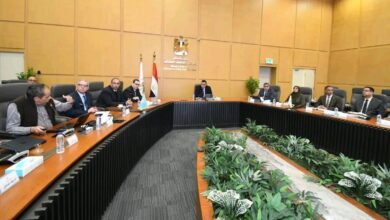 جانب من اجتماع وزير الإسكان