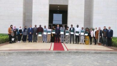 وزير الزراعة يسلم شهادات التخرج لمتدربين أفارقة في برنامج إنتاج تقاوي الأرز