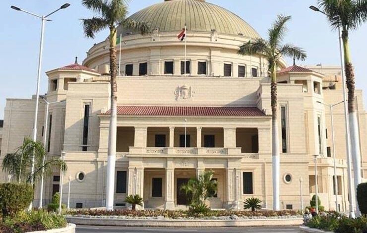 فرصة ذهبية.. جامعة القاهرة تطلق منحاً ممولة بالكامل لدعم الباحثين